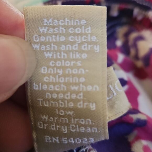 Banana Republic women's small sleeveless lightweight blouse - Picture 4 of 4